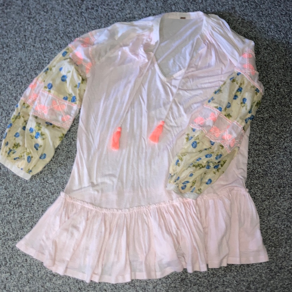Free People -Floral Sleeve womens large Top - Pink